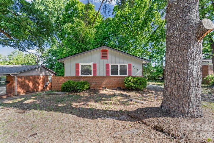 Property Photo:  5045 Curtiswood Drive  NC 28213 