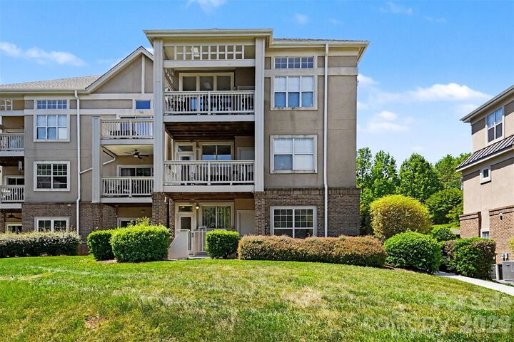 Property Photo:  104 Pier 33 Drive 301  NC 28117 