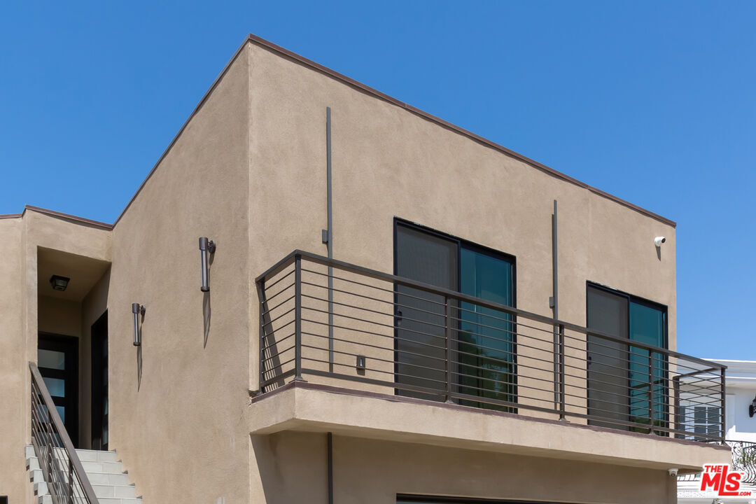 Property Photo:  8012 Zeus Dr  CA 90046 