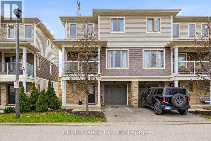 Property Photo:  19 Scarlett Common 20  ON L2P 0C4 