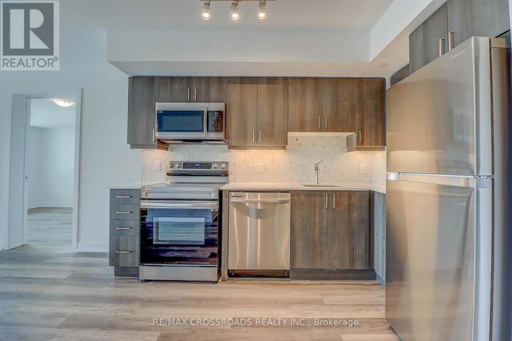 Property Photo:  1480 Bayly Street 1111  ON L1W 0C2 