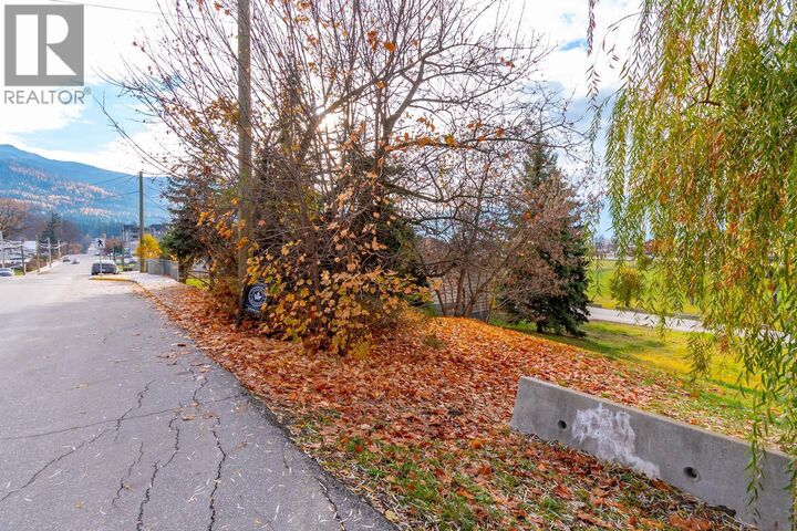 Property Photo:  161 Shuswap Street Southwest  BC V1E 4N2 