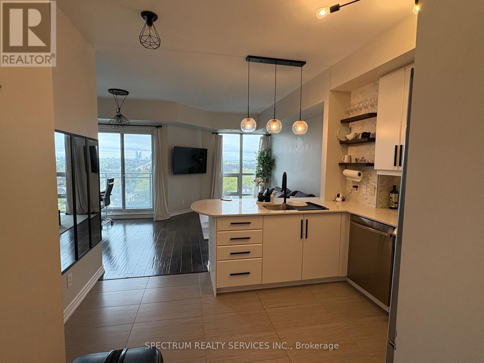 Property Photo:  7730 Kipling Avenue 1007  ON L4L 1Y9 
