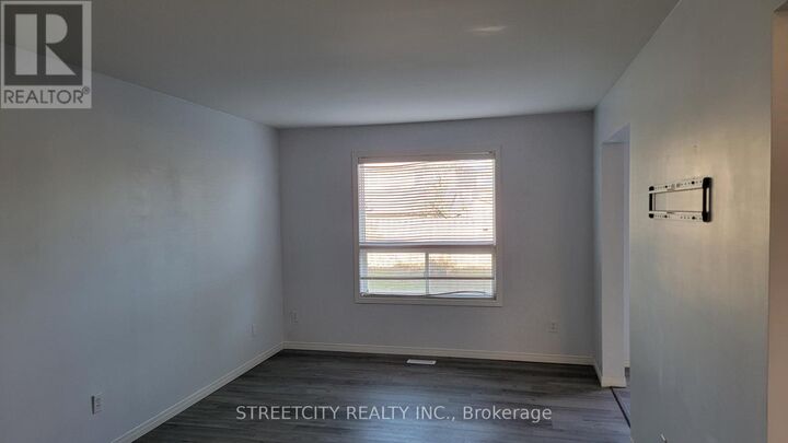 Property Photo:  15 Sandra Road  ON N5V 4X3 
