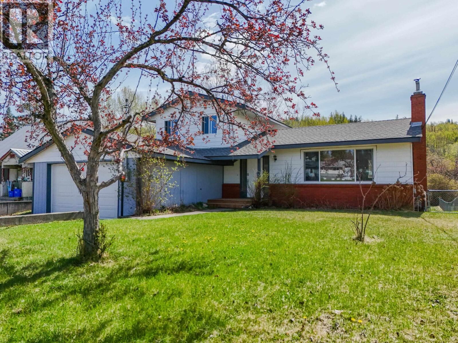 Property Photo:  1324 Moffat Avenue  BC V2J 3A7 