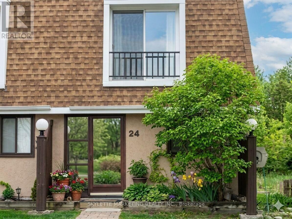 Property Photo:  2 Paradise Boulevard 24  ON L0K 1B0 