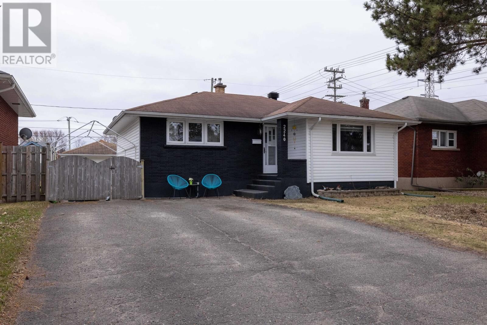 Property Photo:  2240 Rankin St  ON P7E 5Z9 