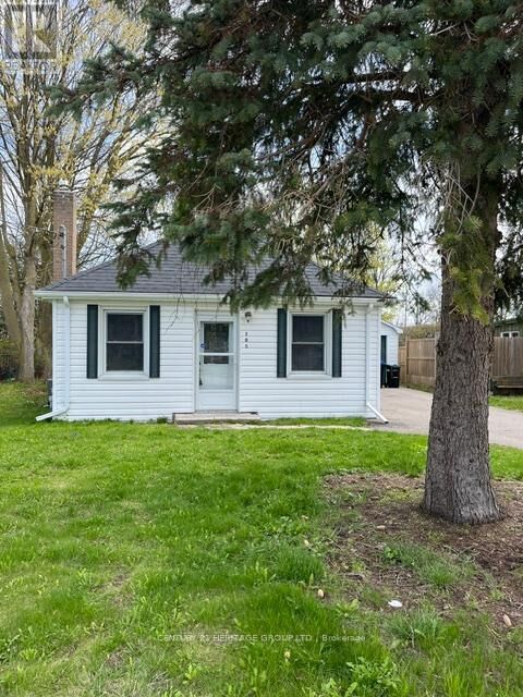 Property Photo:  105 Paris Street  ON L9R 1E4 