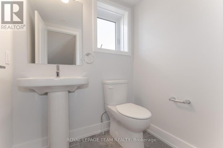 Property Photo:  748 Kinstead Private  ON K2S 3B3 