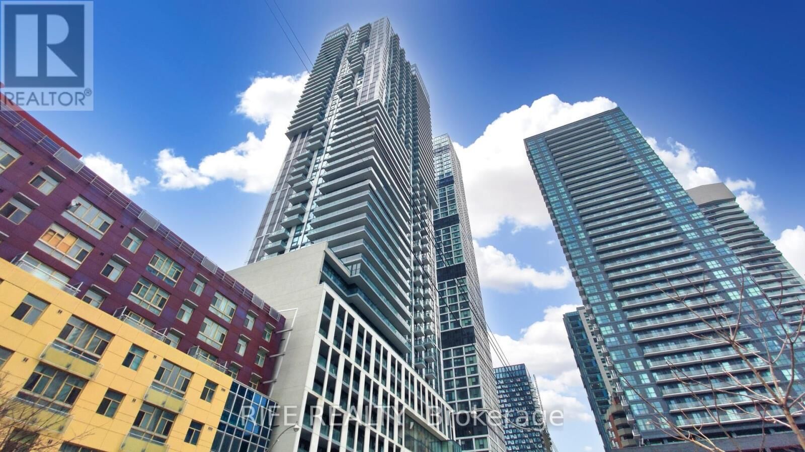 Property Photo:  251 Jarvis Street 830  ON M5B 0C3 