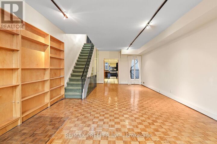 Property Photo:  394-A King Street East Upper  ON M5A 1K9 