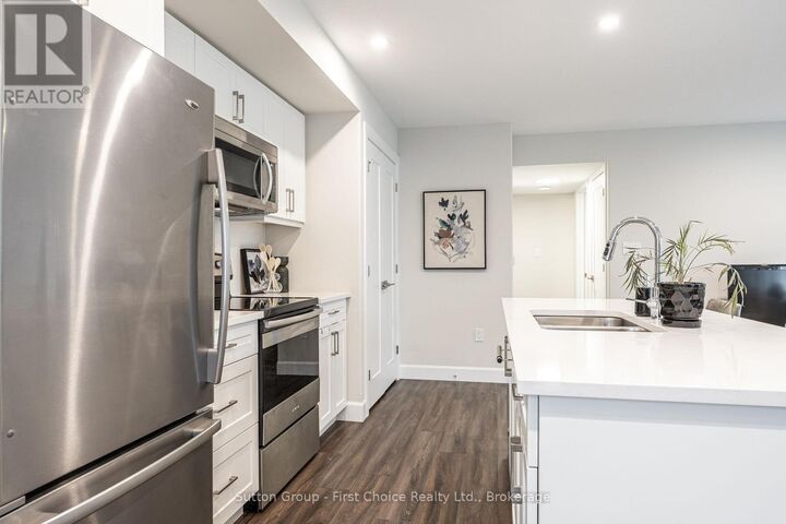 Property Photo:  3202 Vivian Line 37 9  ON N5A 0K6 