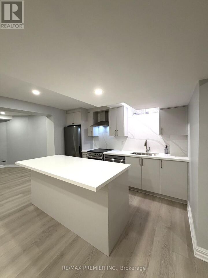 Property Photo:  23 Brownlee Avenue  ON L4L 8H4 