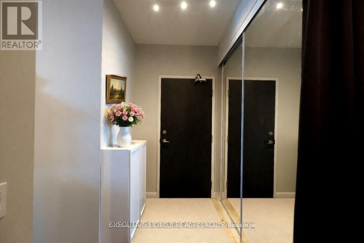 Property Photo:  225 Sherway Gardens Road Ph101  ON M9C 0A3 