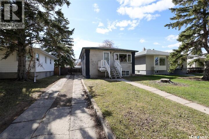 Property Photo:  1436 Aberdeen Street  SK S4T 5K4 