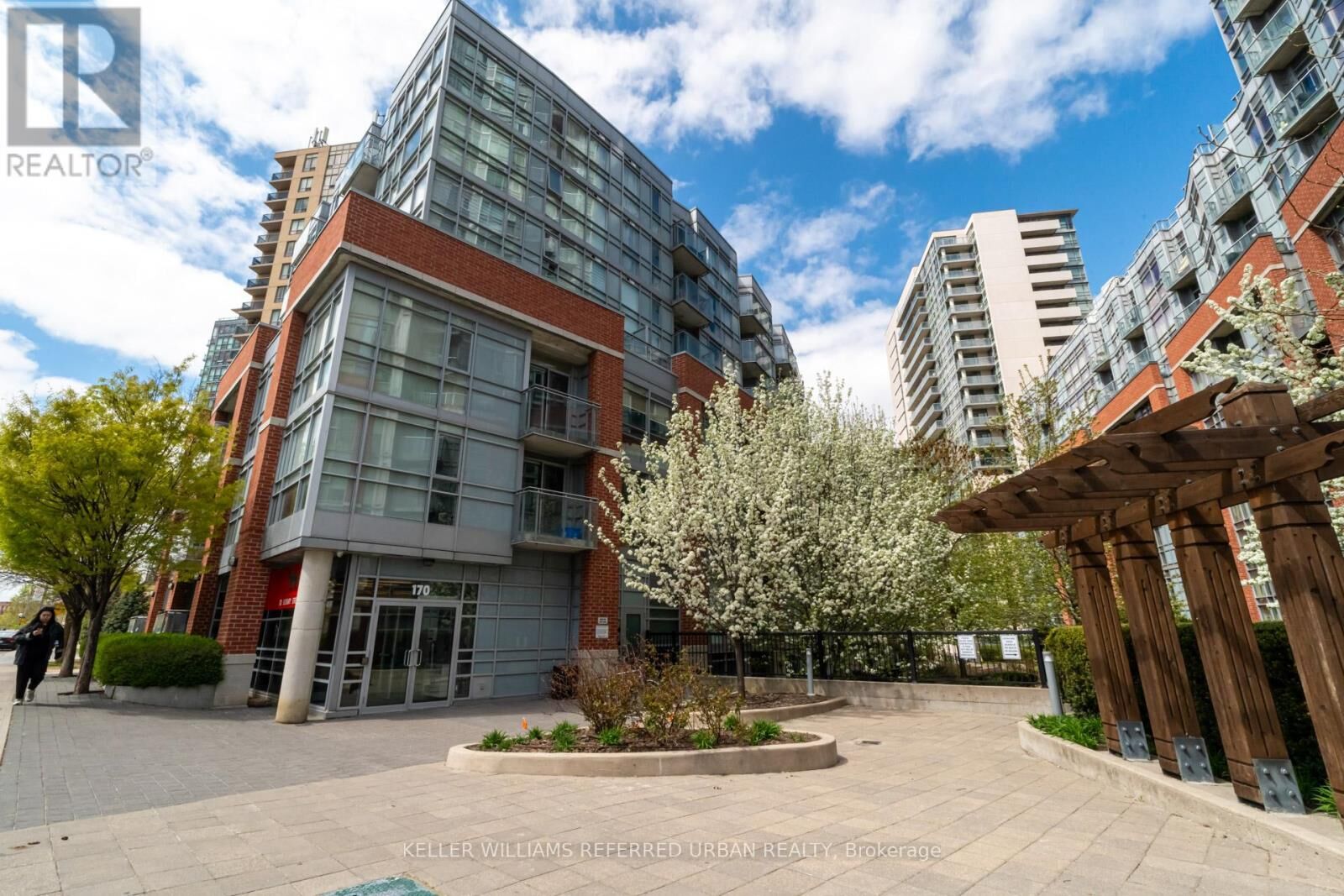 Property Photo:  170 Sudbury Street 802  ON M6J 0A1 