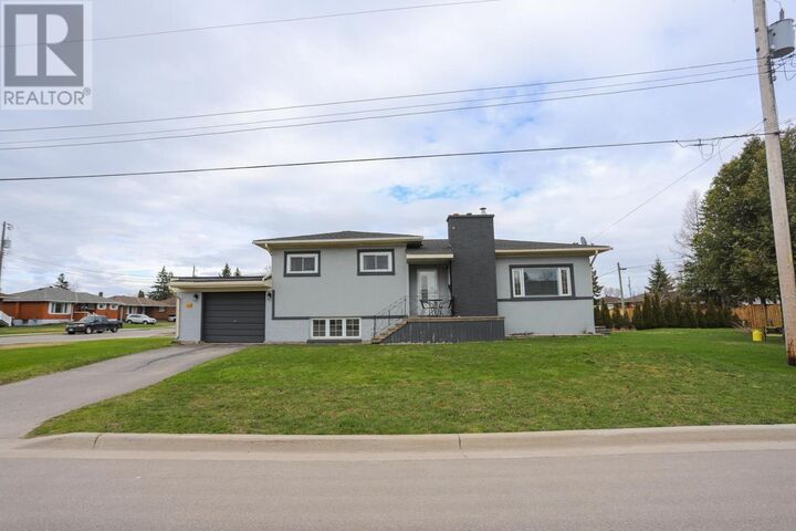 Property Photo:  163 Ruth St  ON P6C 2E8 