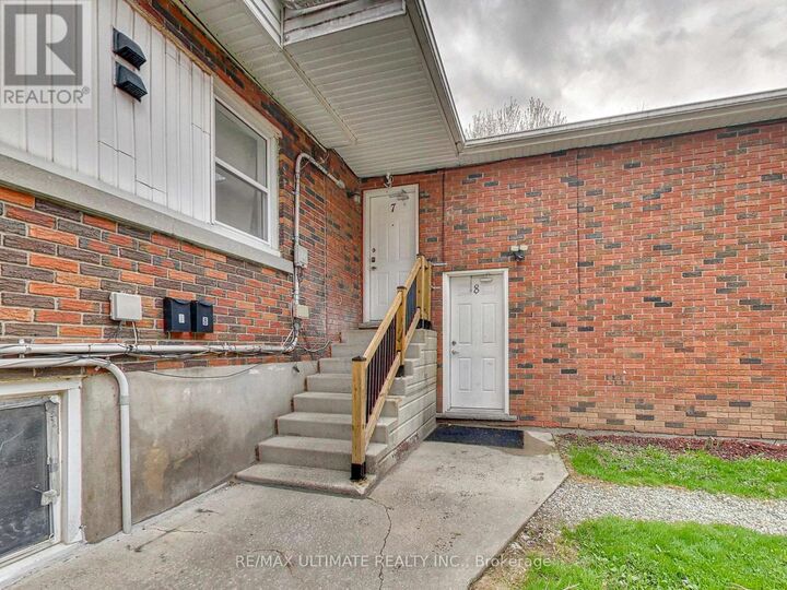 Property Photo:  135 Chatham Street Apt 7  ON N3S 4G5 