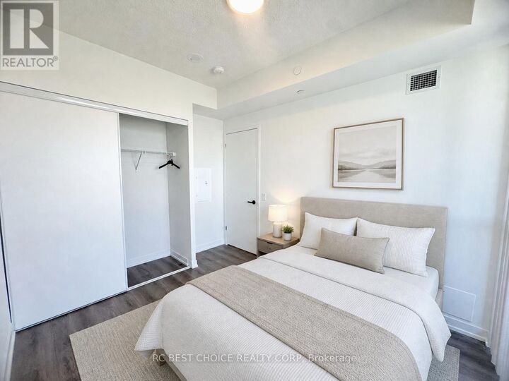 Property Photo:  225 Commerce Street 5011  ON L4K 0R1 