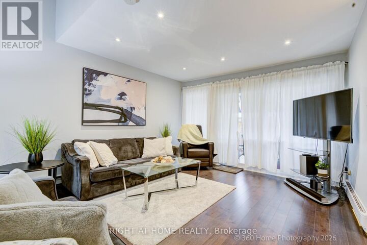 Property Photo:  221 Milestone Crescent 80  ON L4G 3M2 