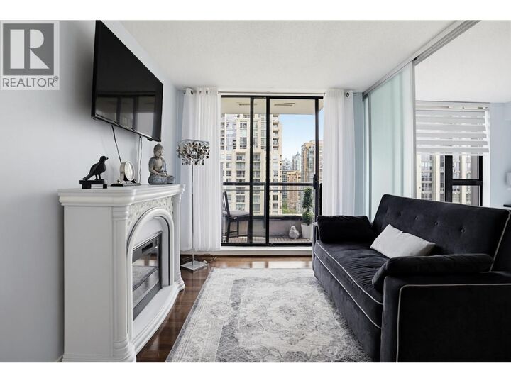 Property Photo:  1295 Richards Street 1703  BC V6B 4K8 