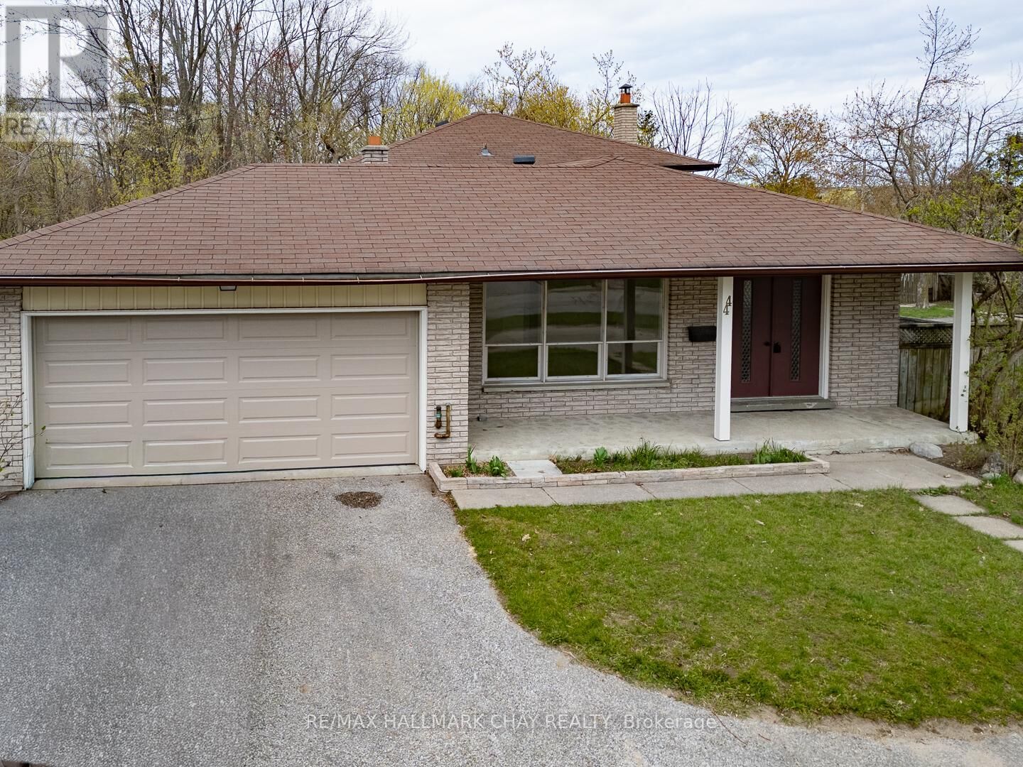Property Photo:  44 Marshall Street  ON L4N 3S7 