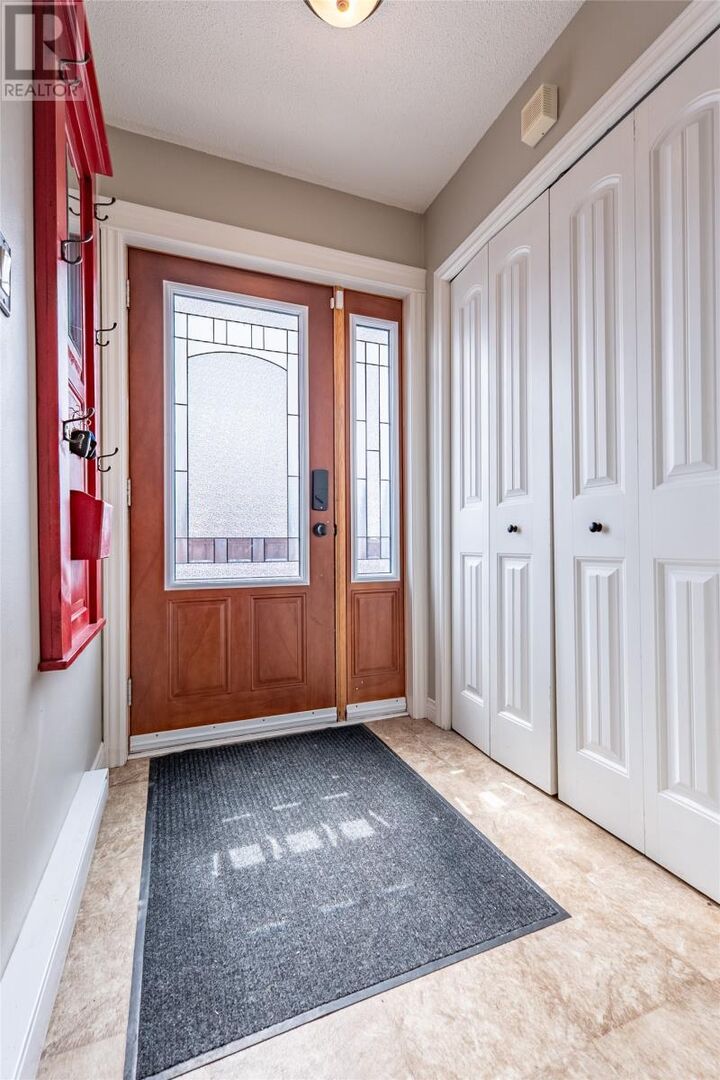 Photo de la propriété:  5 Trudeau Place  NL A1N 4H7 