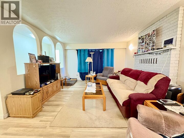 Property Photo:  2688 Norwood Street  BC V2L 5L5 
