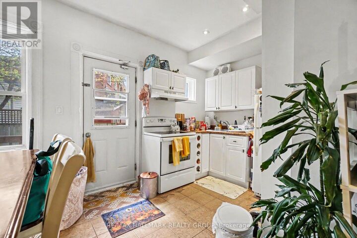 Property Photo:  1308 Shillington Avenue 1  ON K1Z 8A5 