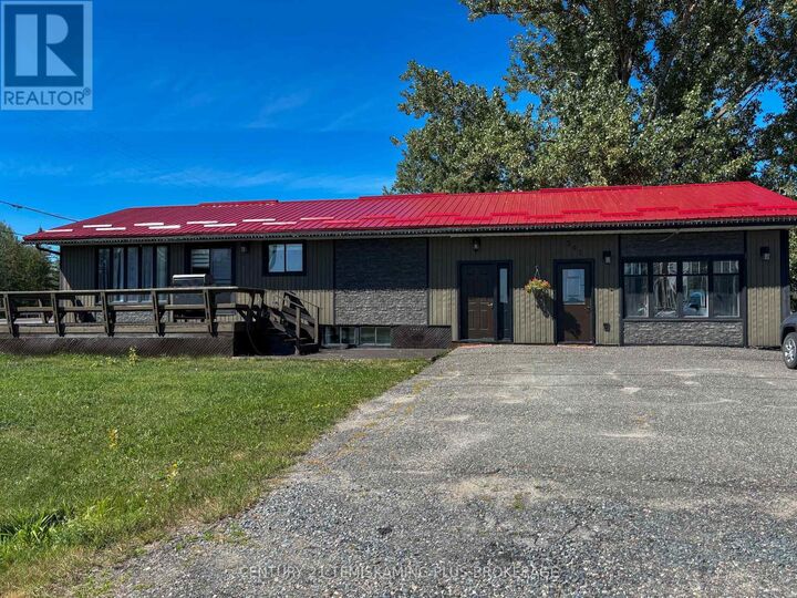 203 Roland Road — photo 1