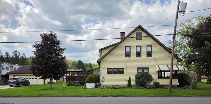 Property Photo:  1301 S Henry Avenue  WV 26241 