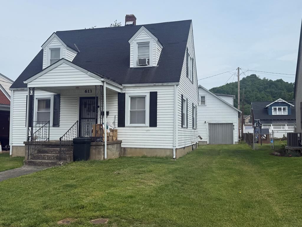 Property Photo:  613 Washington Avenue  KY 41240 