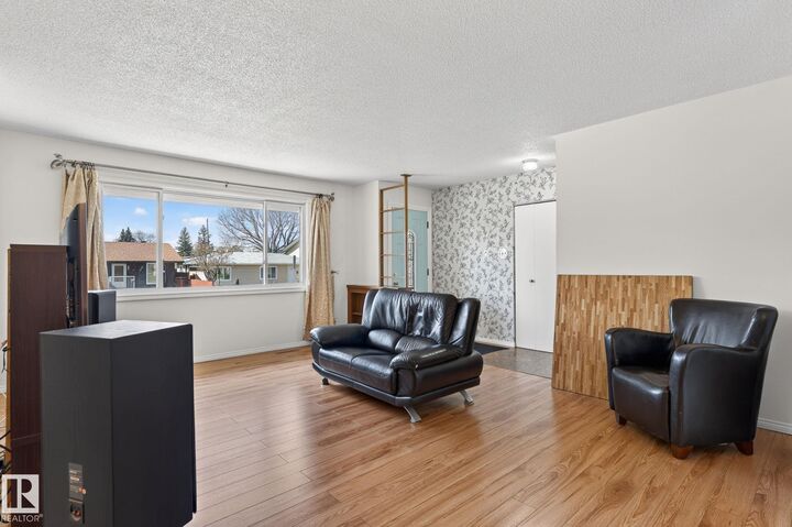 Property Photo:  10719 152 Street NW  AB T5P 1Z2 