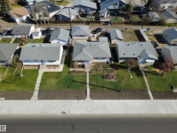 Property Photo:  16112 87 Avenue NW  AB T5R 4G9 