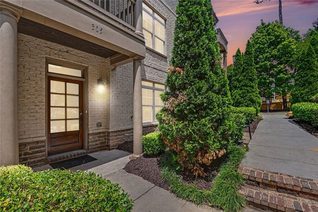 Property Photo:  305 Garland Woods Court  GA 30080 