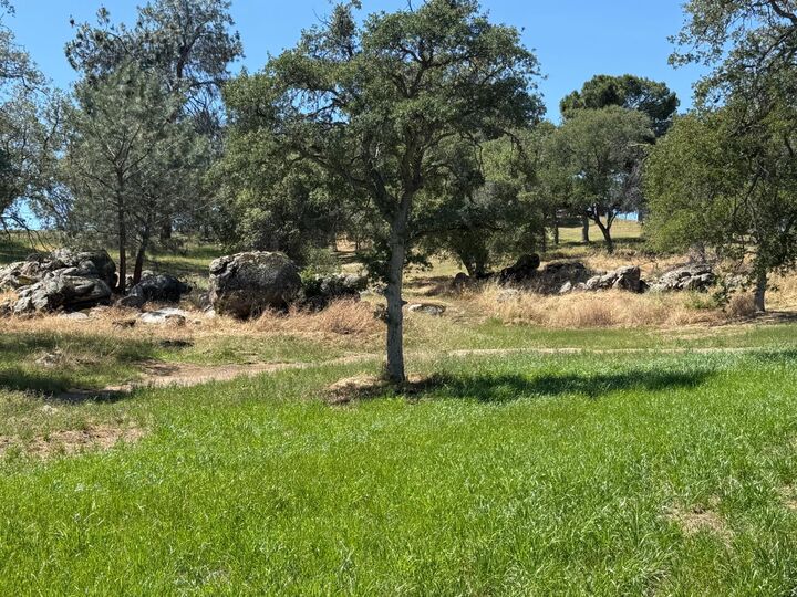 Property Photo:  958 Kings Canyon Ct.  CA 93614 