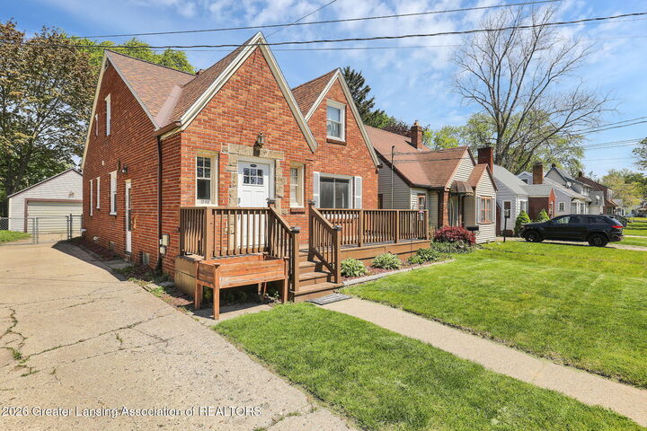 Property Photo:  1208 Gordon Avenue  MI 48910 