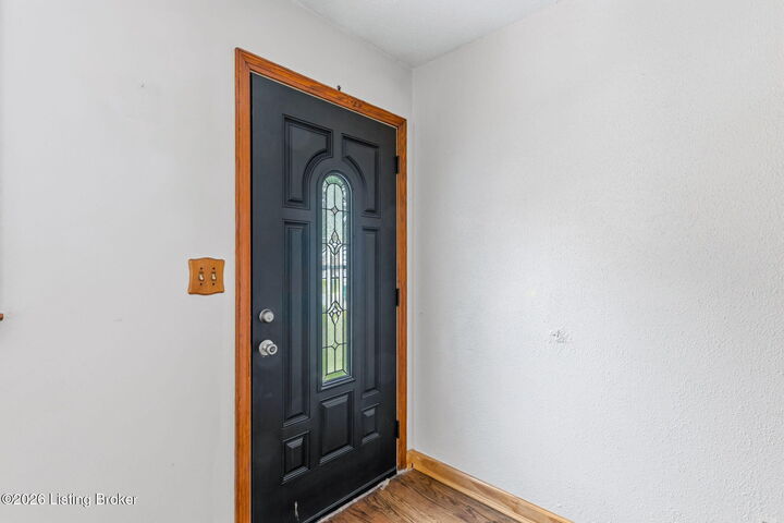 Property Photo:  7710 Carnation Dr  KY 40258 
