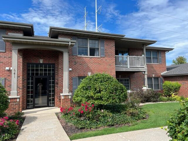 Property Photo:  641 Cambridge Court 2B  IN 46321 