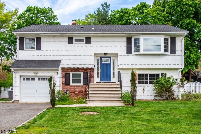 Property Photo:  14 Villa Rd  NJ 07424 