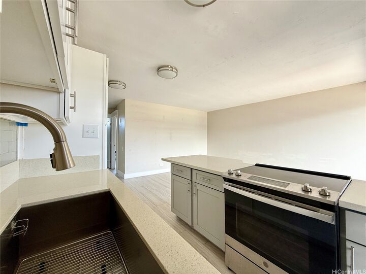Property Photo: 1670 Kalakaua Avenue 802 HI 96826