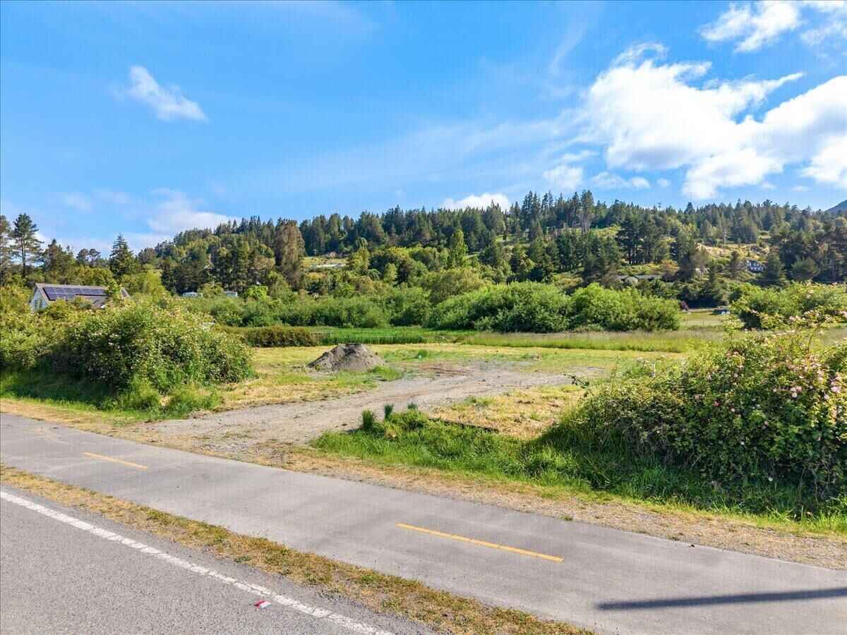 Property Photo:  2 Railroad Avenue  CA 95525 