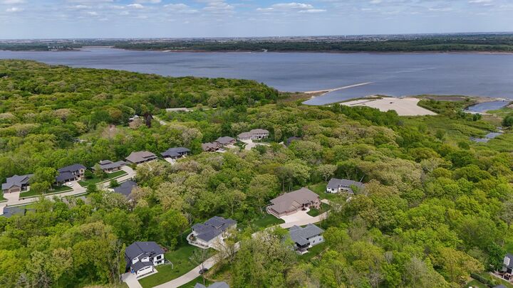 Property Photo: 6245 Enclave Lane IA 50131