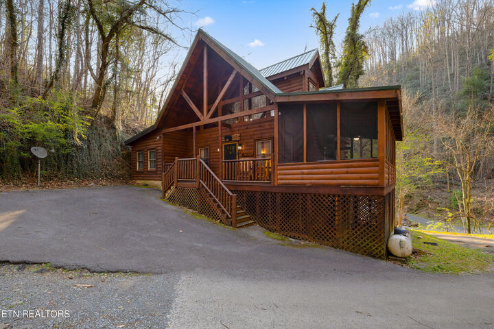 Property Photo:  401 King Branch Rd  TN 37876 