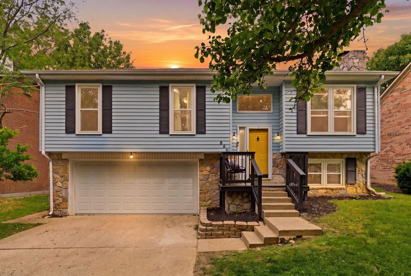 Property Photo:  886 Jairus Drive  KY 40515 