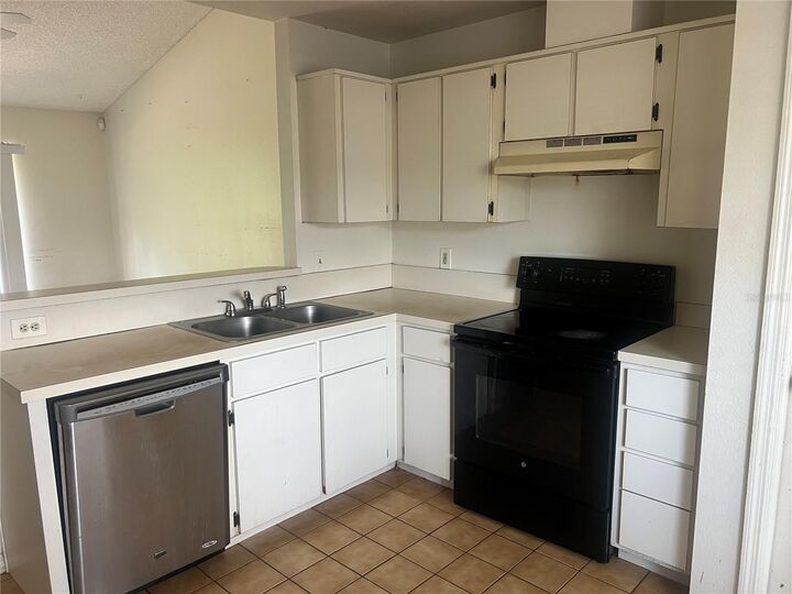 Property Photo:  5415 Hyde Park Avenue  FL 32808 