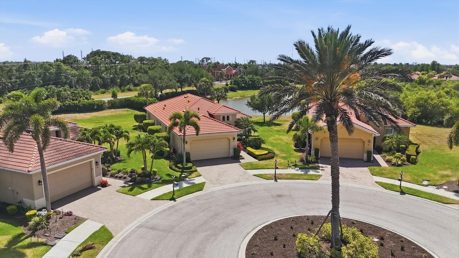Property Photo:  345 Savona Way  FL 34275 