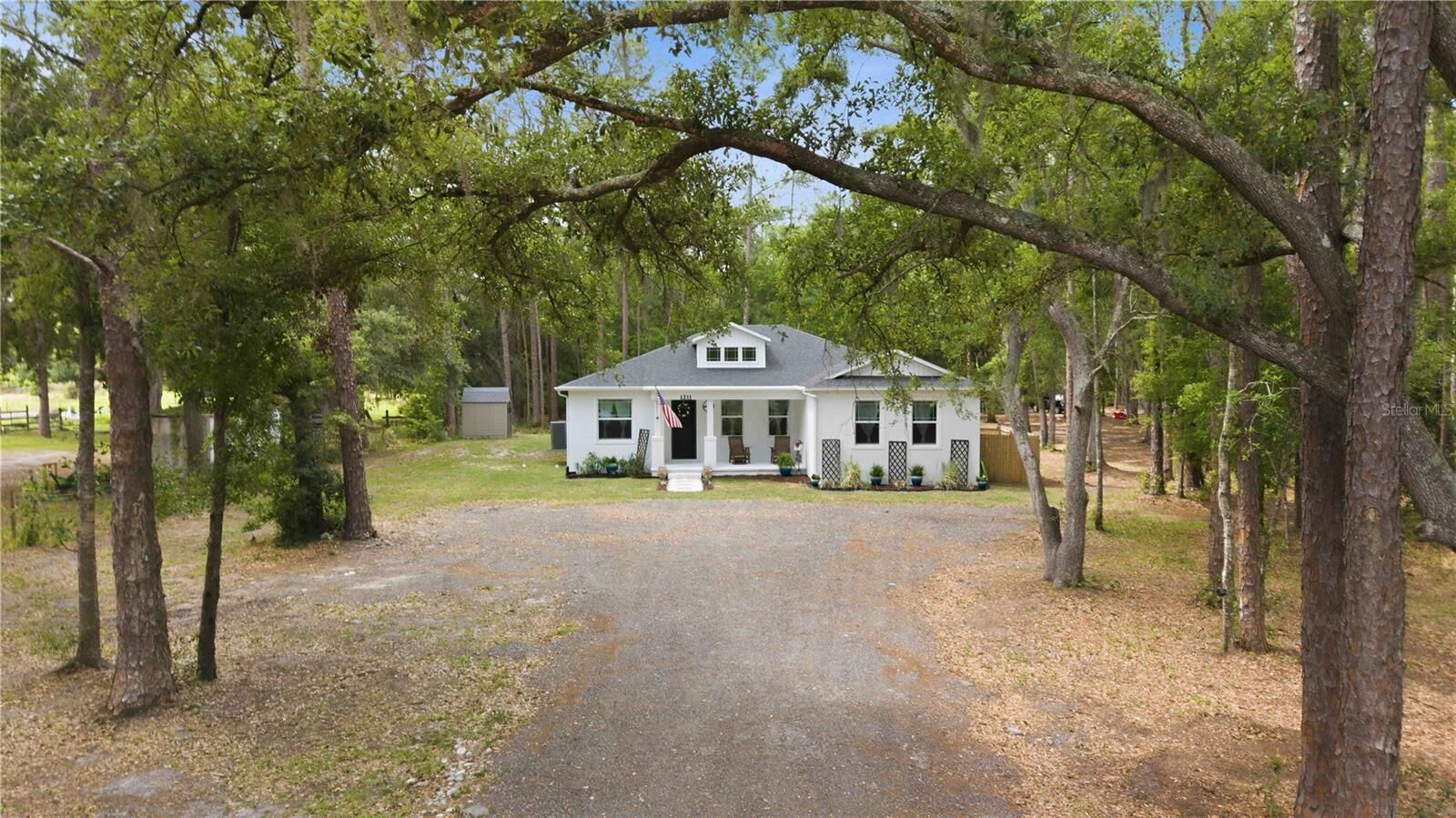 Property Photo:  1211 Hollywood Lane  FL 33809 