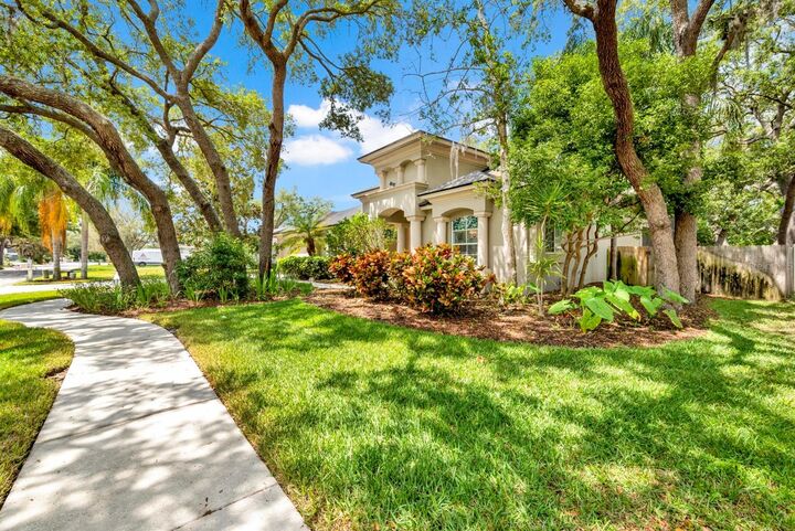 Property Photo:  1021 Hamilton Avenue  FL 34689 