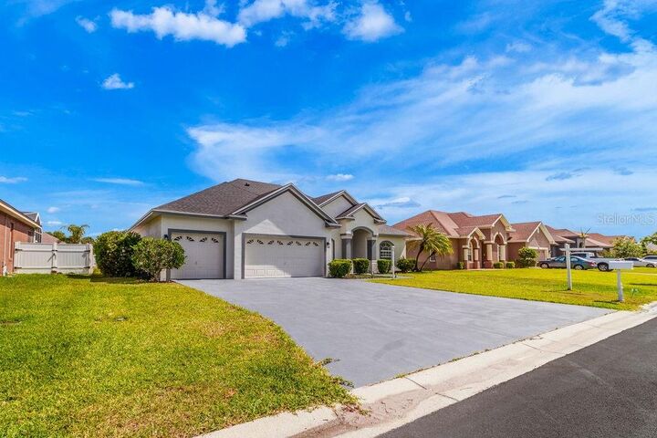 Property Photo:  258 Terranova Boulevard  FL 33880 